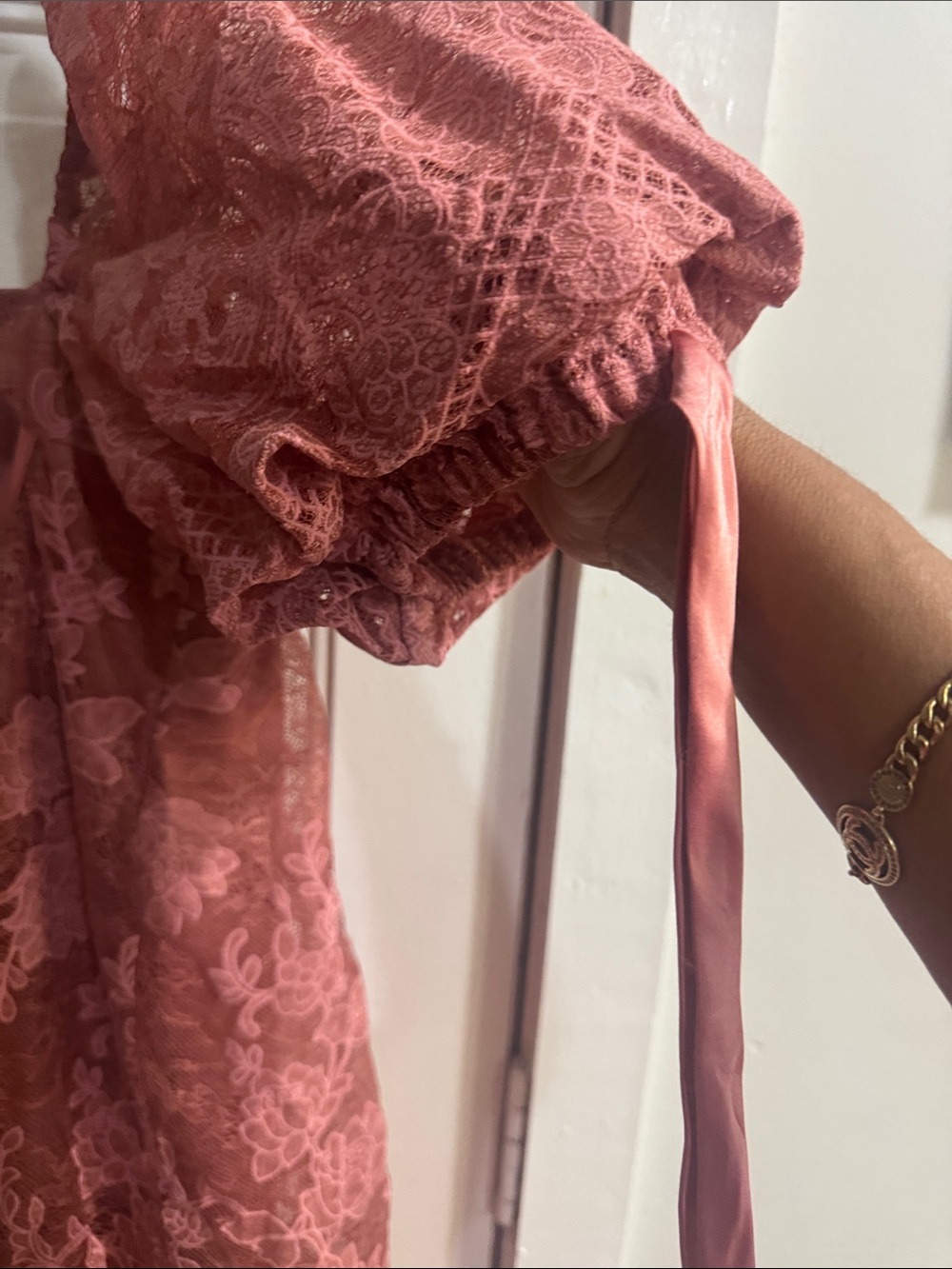 Romantic Lace Puff-Sleeve Blouse in Dusty Rose - Picture 7 of 9